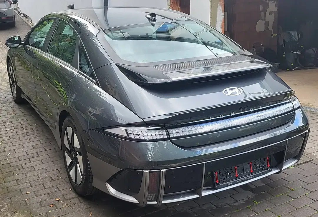 Hyundai IONIQ 6 - Thumbnail 5