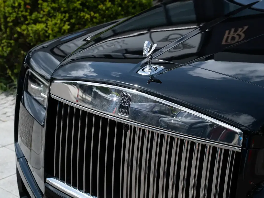 Rolls-Royce Cullinan - Thumbnail 8