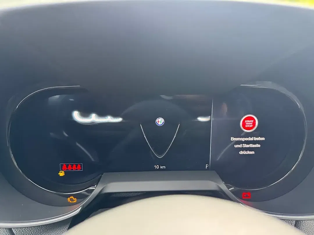Alfa Romeo Giulia Quadrifoglio - Thumbnail 13