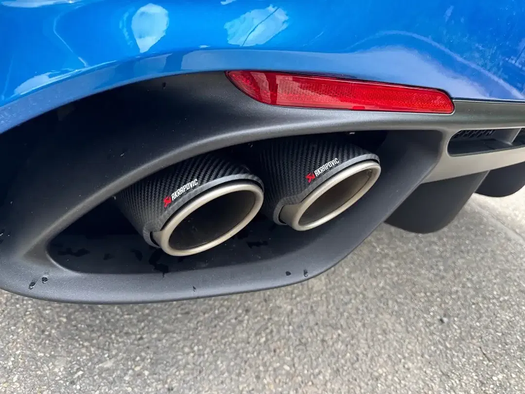Alfa Romeo Giulia Quadrifoglio - Thumbnail 8