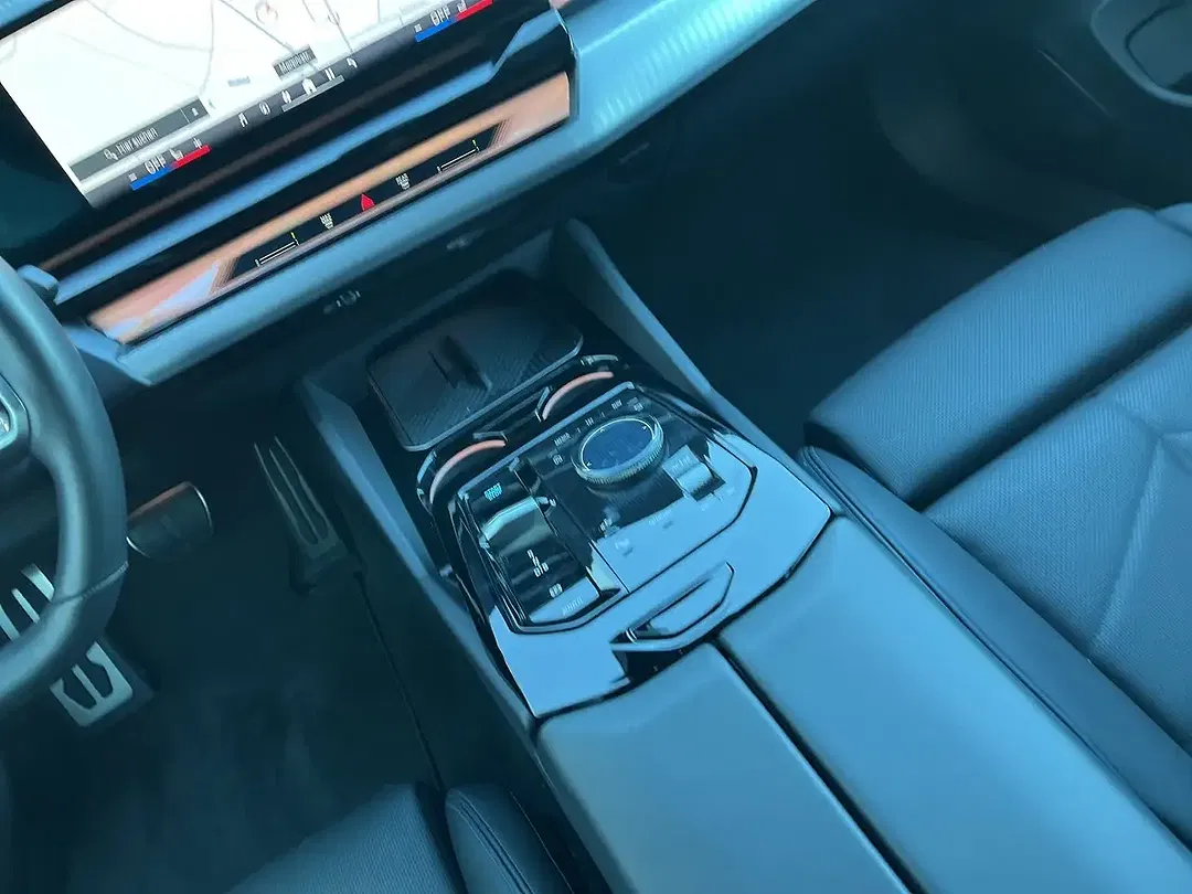 BMW i5 eDrive M - Thumbnail 7