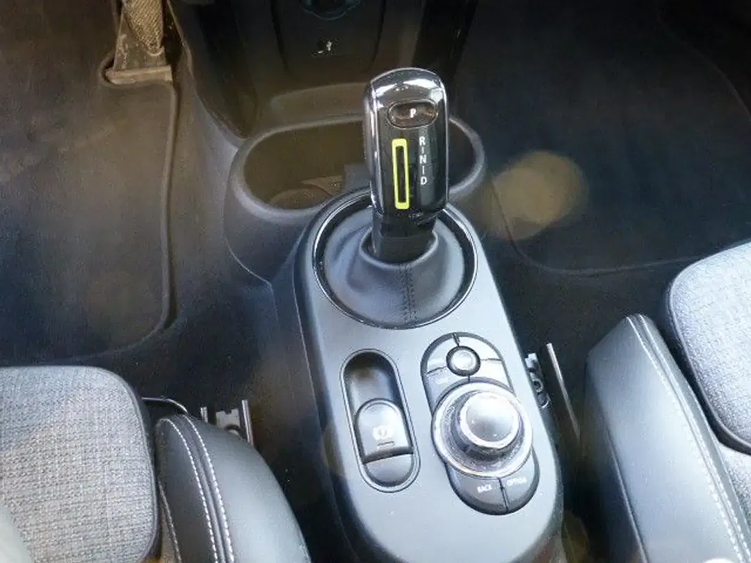 MINI Cooper S SE Classic Trim - Thumbnail 9