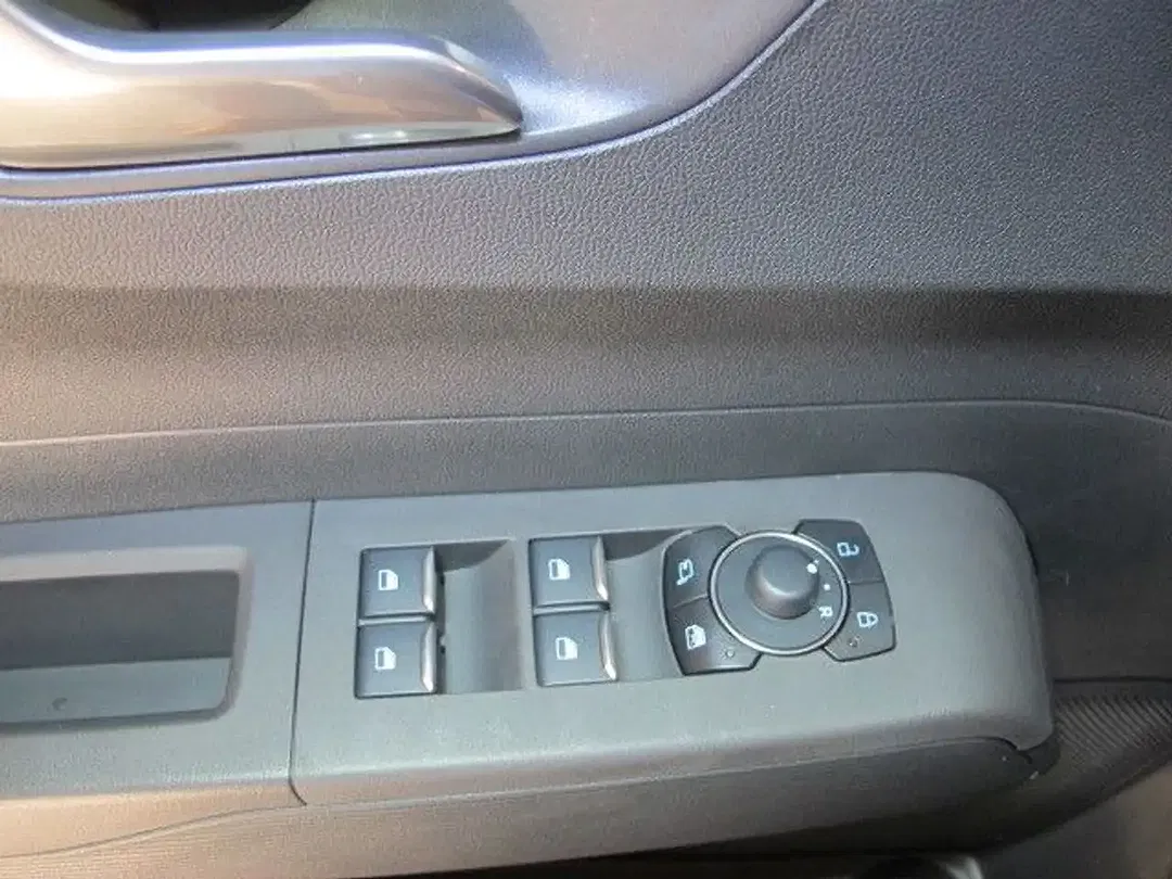 Ford Tourneo Courier Titanium - Thumbnail 4