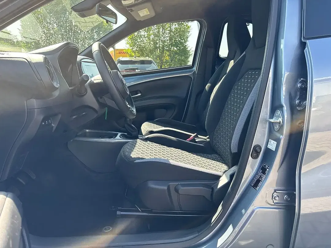 Toyota Aygo X Teamplayer - Thumbnail 6