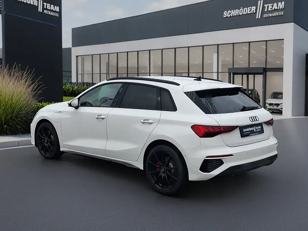 Audi A3 45 TFSI e Matrix LED Sportback S line - Thumbnail 3