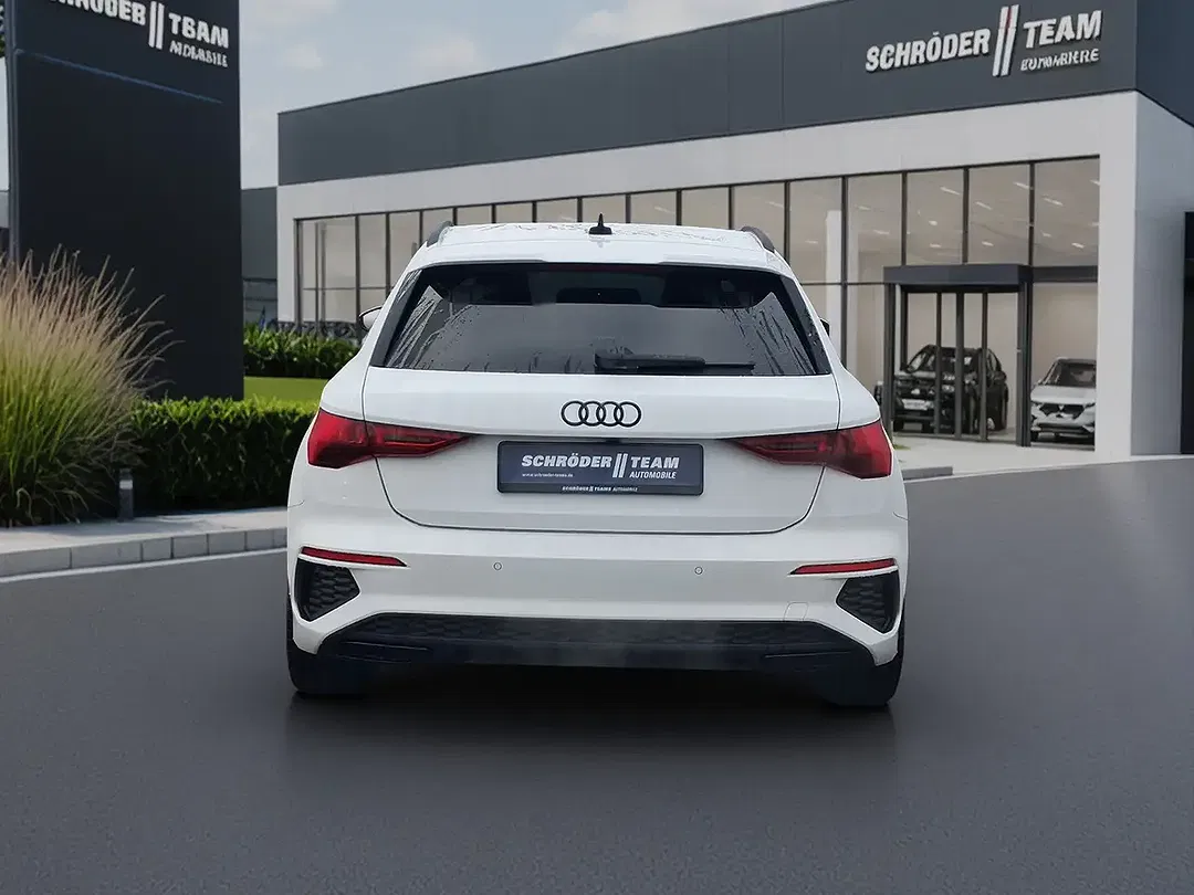 Audi A3 45 TFSI e Matrix LED Sportback S line - Thumbnail 4