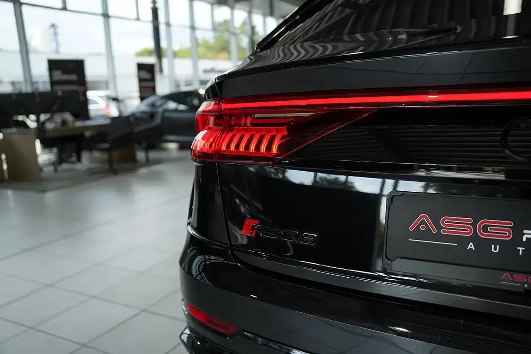 Audi RS Q8 - Thumbnail 13