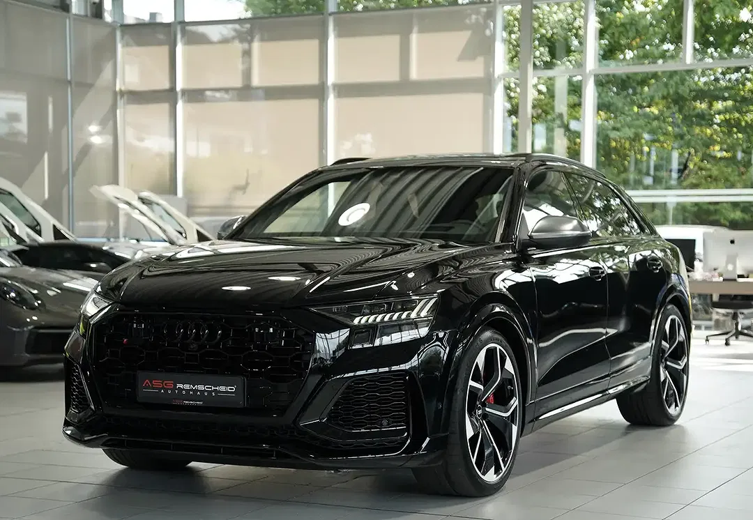 Audi RS Q8 - Thumbnail 3