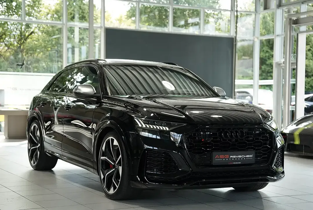 Audi RS Q8 - Thumbnail 4