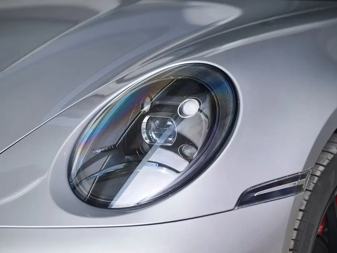 Porsche 911 Carrera 4 GTS - Thumbnail 11