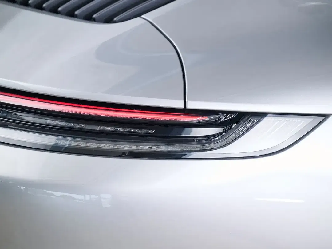 Porsche 911 Carrera 4 GTS - Thumbnail 12