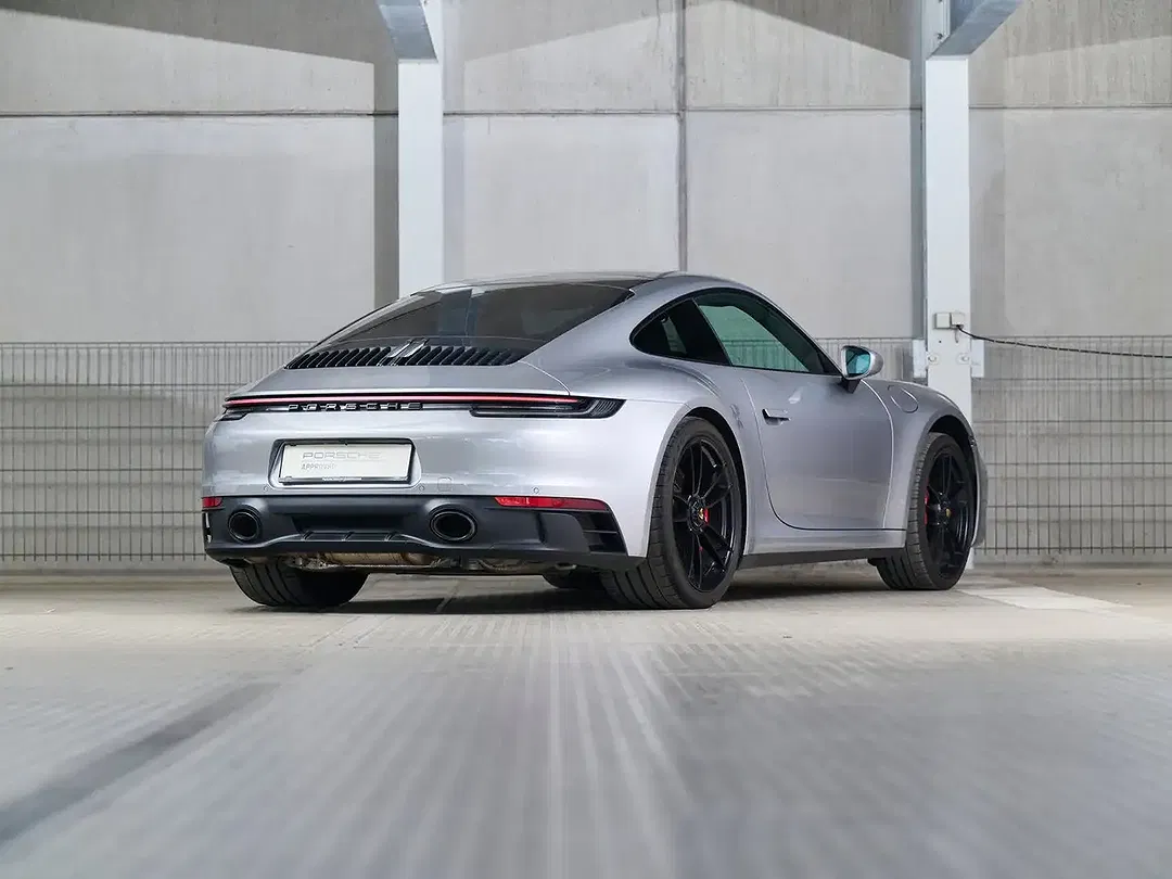 Porsche 911 Carrera 4 GTS - Thumbnail 4