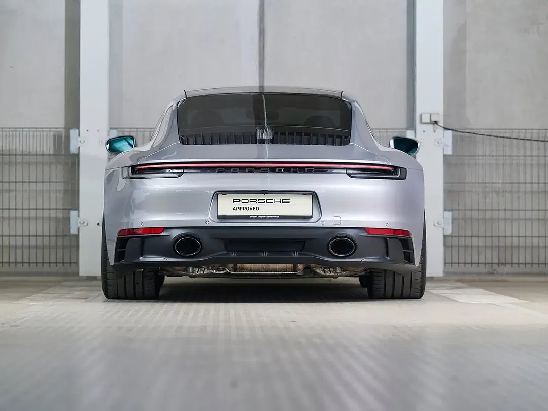 Porsche 911 Carrera 4 GTS - Thumbnail 6