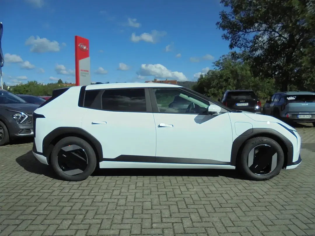 Kia EV4 81.4 kWh Earth - Thumbnail 3