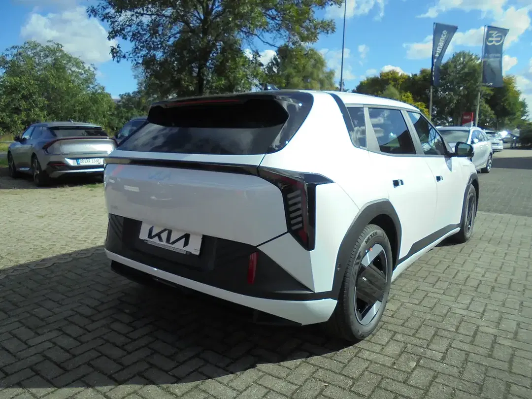 Kia EV4 81.4 kWh Earth - Thumbnail 4