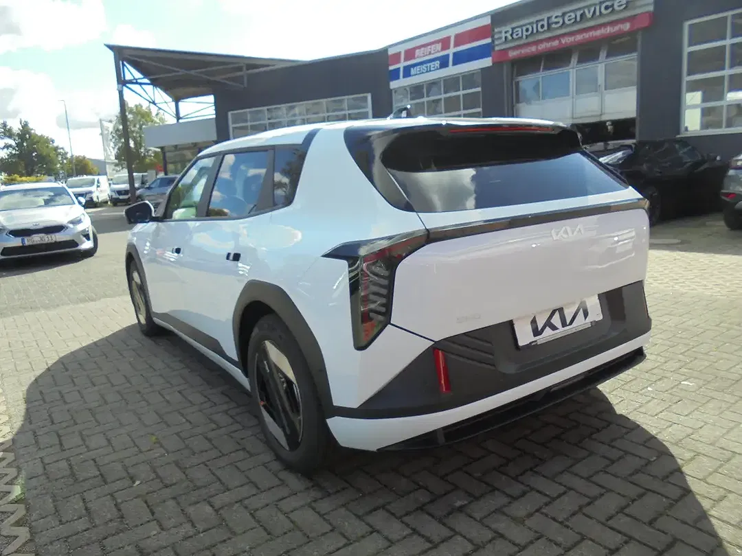 Kia EV4 81.4 kWh Earth - Thumbnail 5