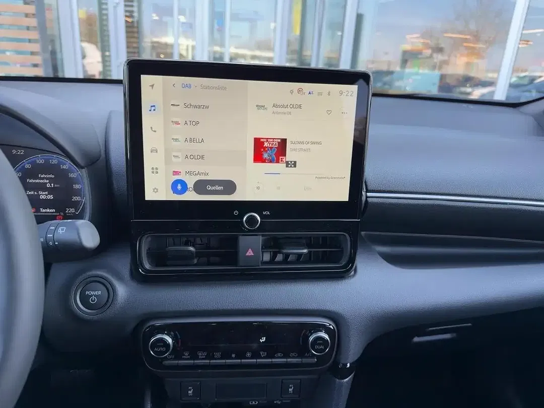 Toyota Yaris 1.5 Hybrid Style Plus - Thumbnail 10