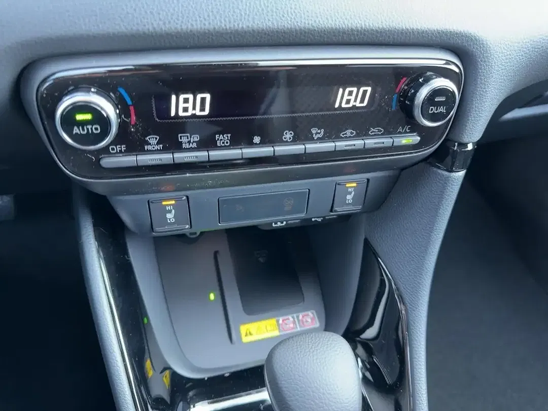 Toyota Yaris 1.5 Hybrid Style Plus - Thumbnail 14