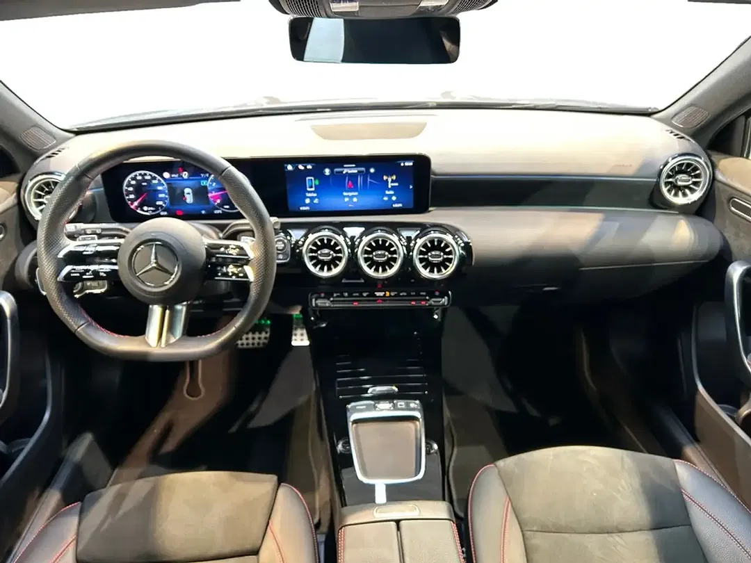 Mercedes-Benz A 200 AUT AMG MBUX - foto 14
