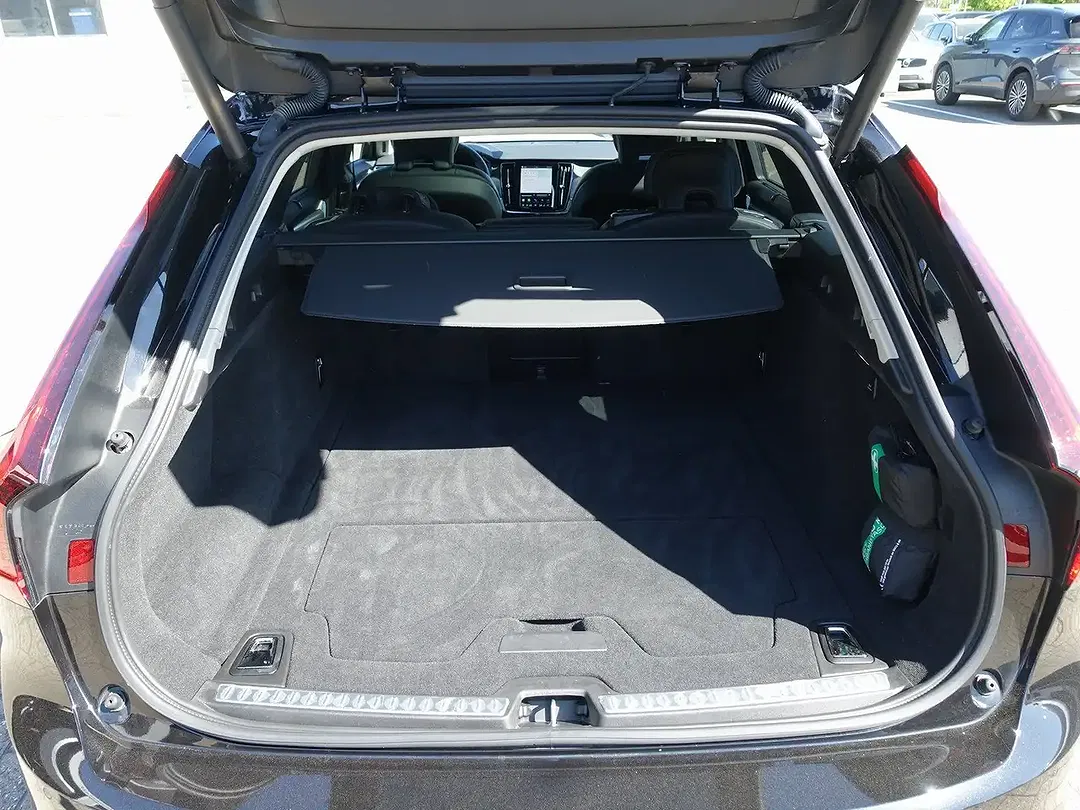 Volvo V90 T8 PHEV AWD Plus Dark - Thumbnail 11