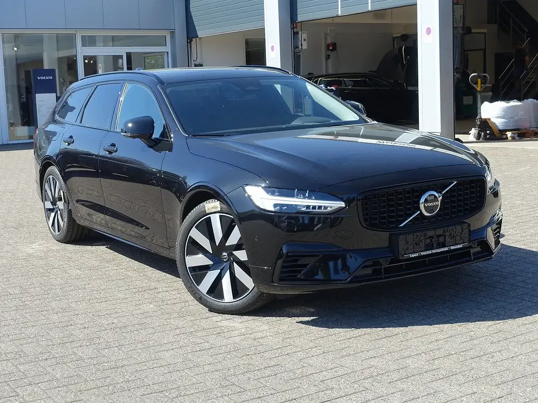 Volvo V90 T8 PHEV AWD Plus Dark - Thumbnail 3