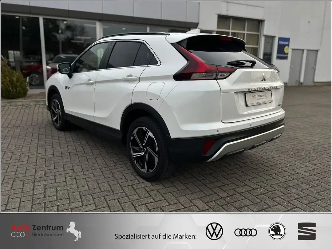 Mitsubishi Eclipse Cross PHEV Hybrid 4WD Plus - Thumbnail 6