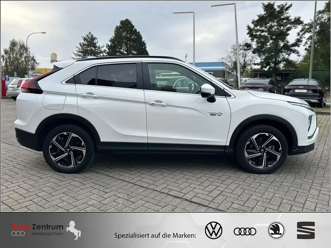 Mitsubishi Eclipse Cross PHEV Hybrid 4WD Plus - Thumbnail 7