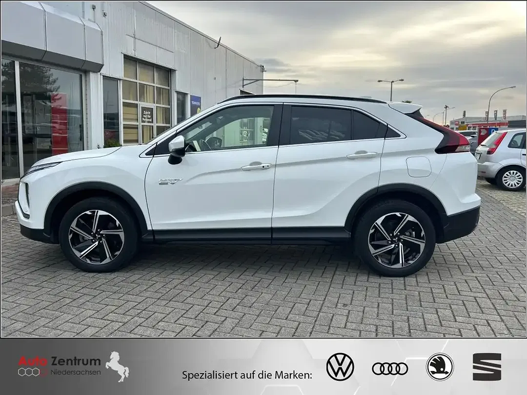 Mitsubishi Eclipse Cross PHEV Hybrid 4WD Plus - Thumbnail 8