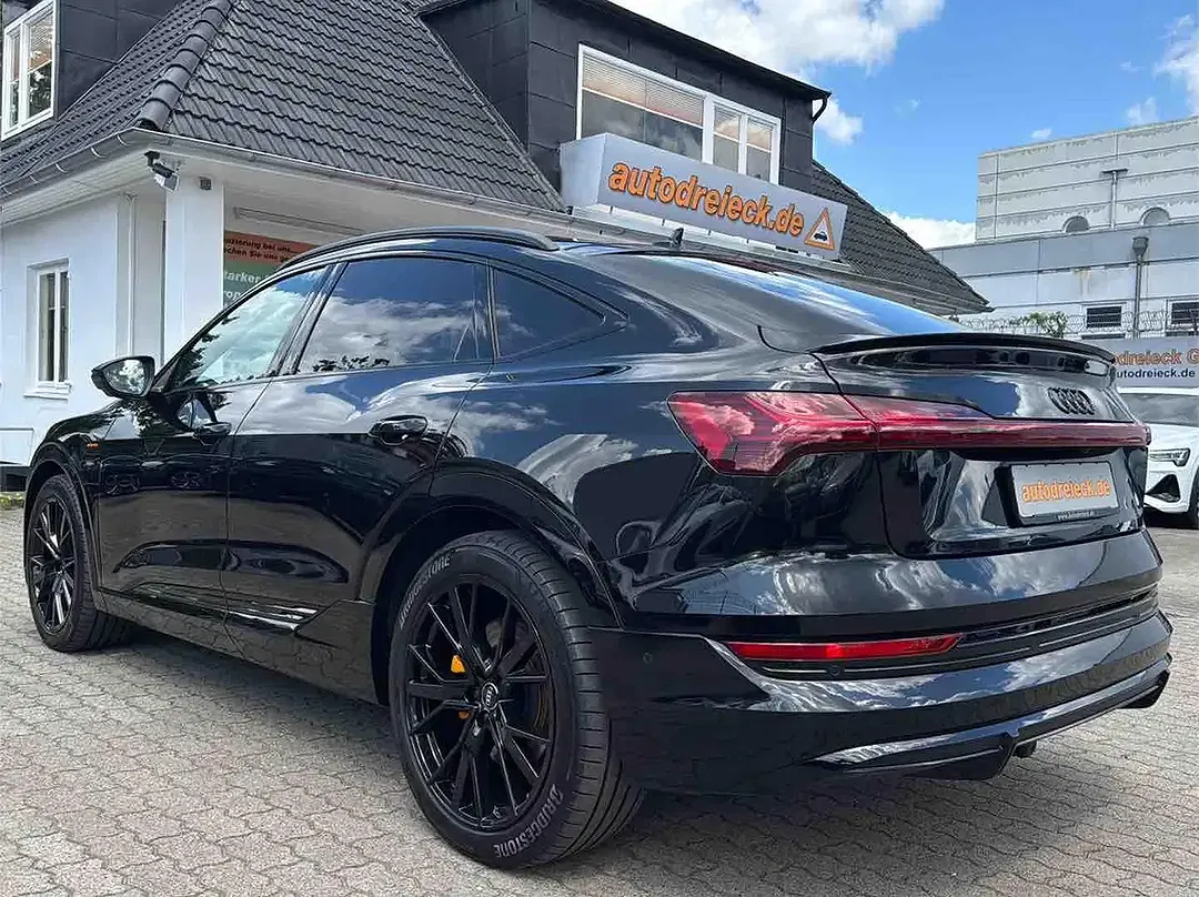 Audi e-tron 55 Sportback S line Black Edition - Thumbnail 9