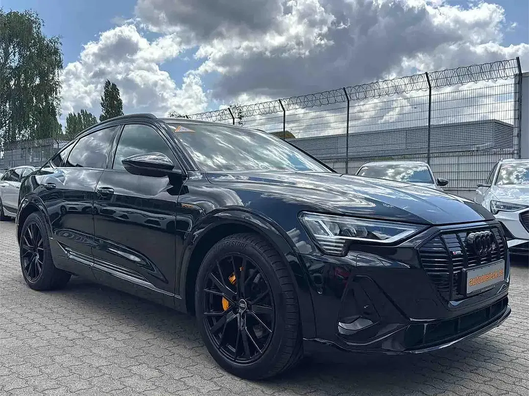 Audi e-tron 55 Sportback S line Black Edition - Thumbnail 3