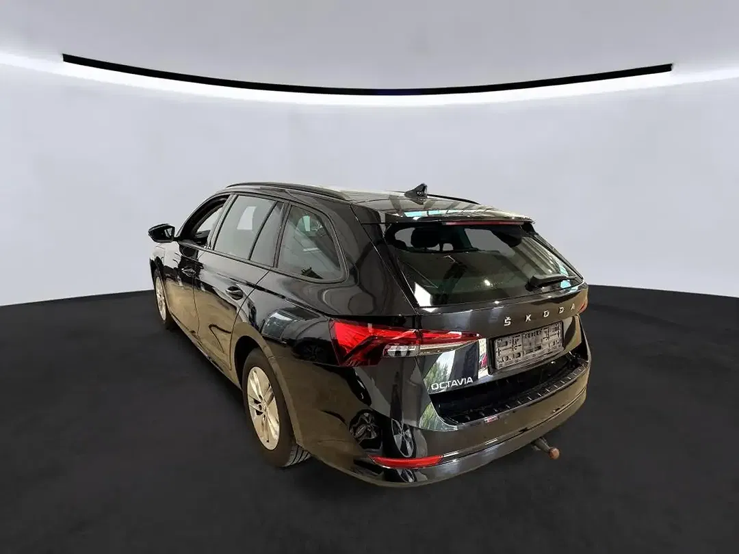 Skoda Octavia 2.0 TDI DSG Combi - Thumbnail 2