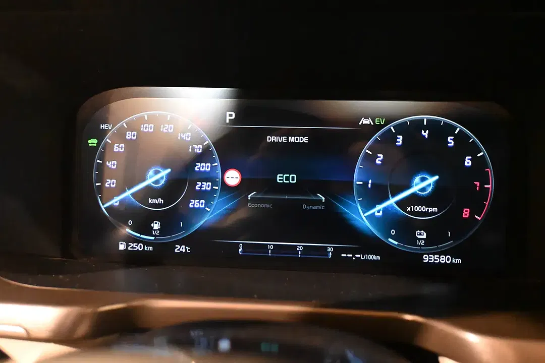 Kia Sorento 1.6 Hybrid AWD - foto 15