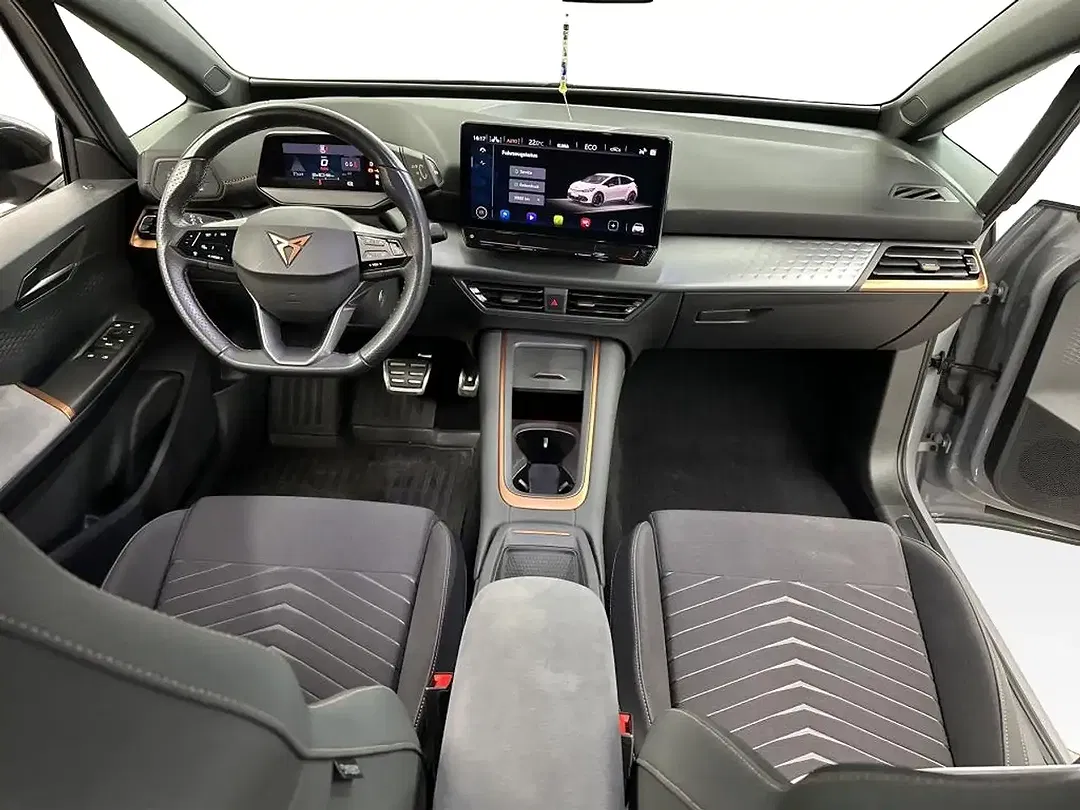 CUPRA Born - Thumbnail 3
