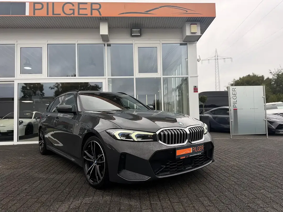 BMW 330 M Sport - Thumbnail 1