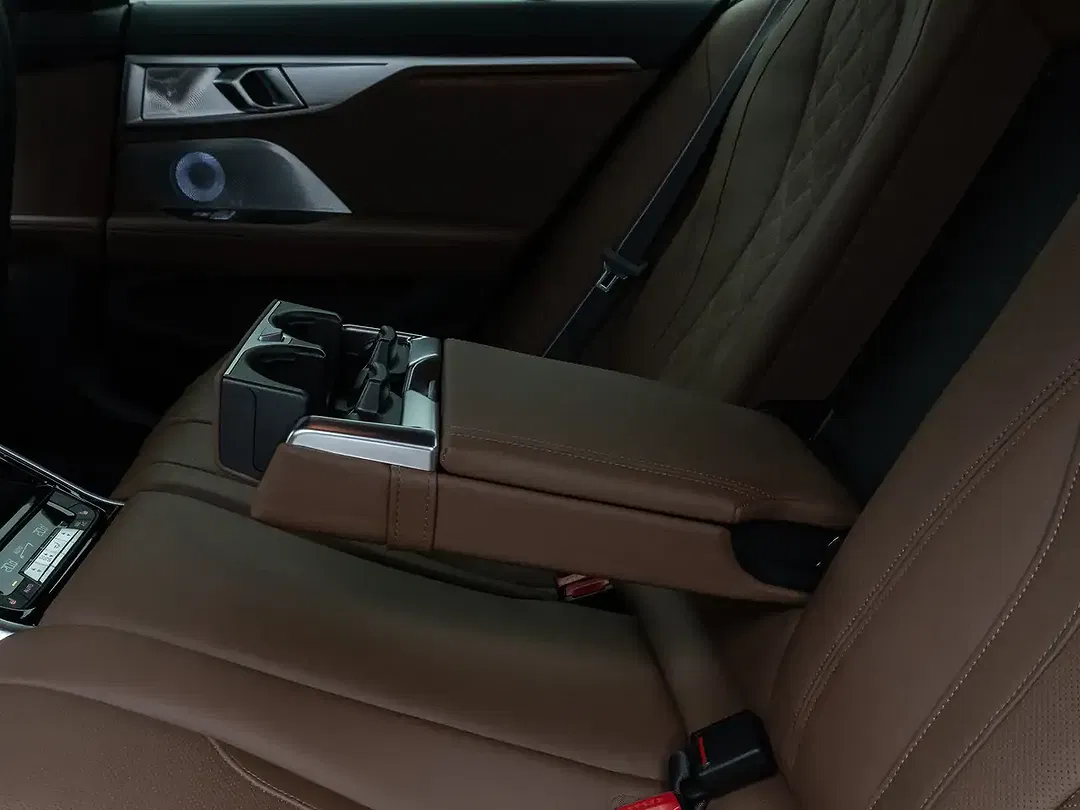 BMW M8 Competition Gran Coupe - Thumbnail 14