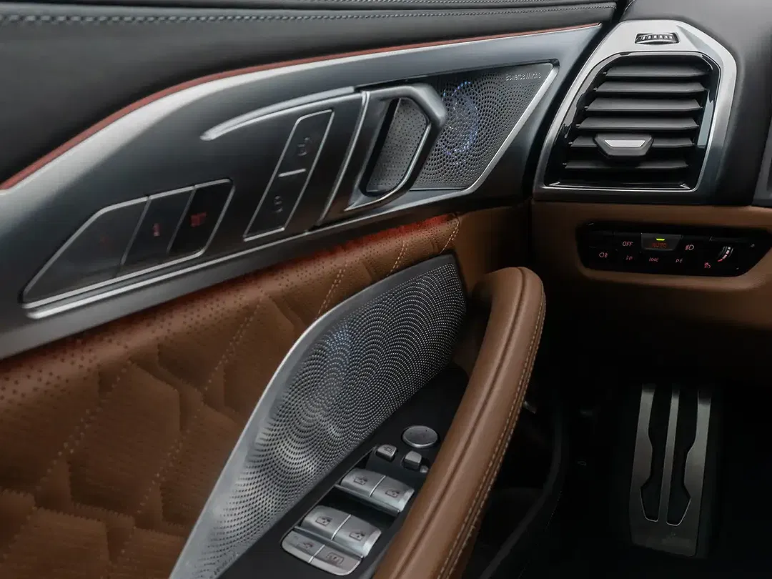 BMW M8 Competition Gran Coupe - Thumbnail 17