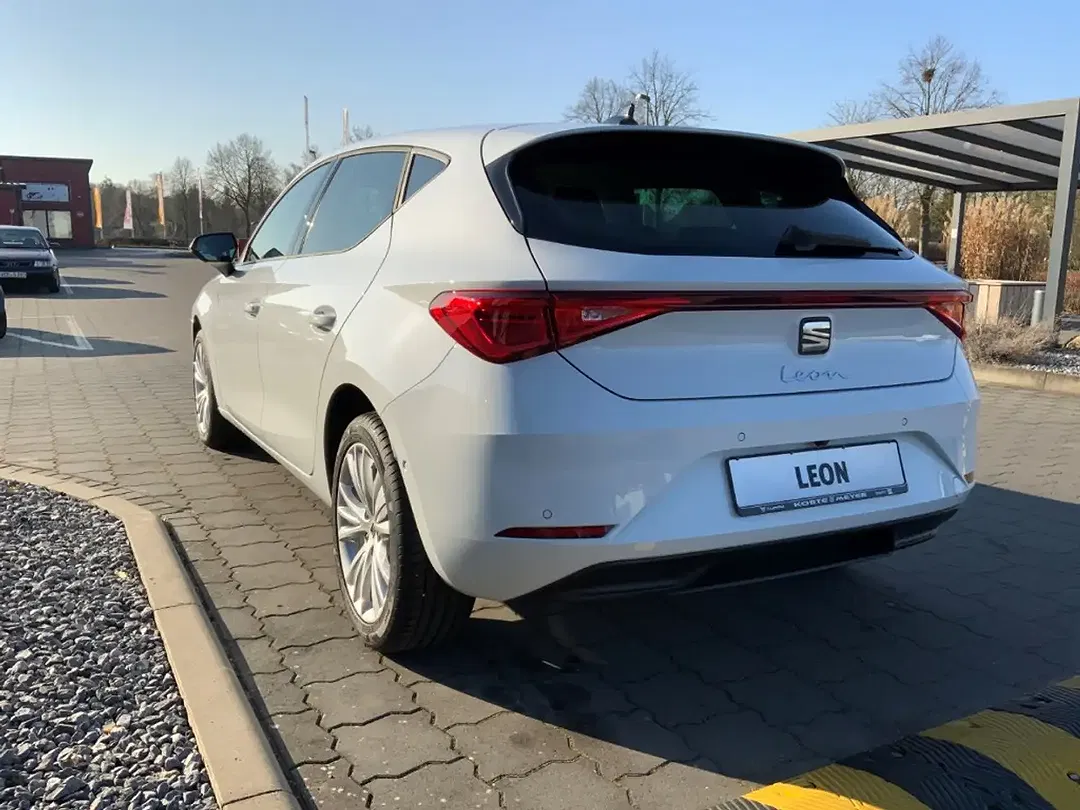SEAT Leon 1.5 eTSI DSG Style Edition - Thumbnail 4