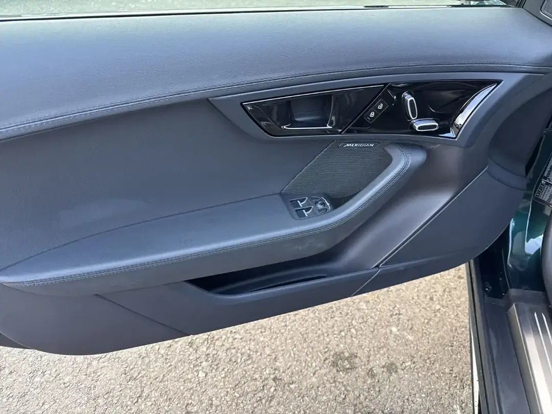 Jaguar F-Type P300 Coupe R-Dynamic - Thumbnail 14