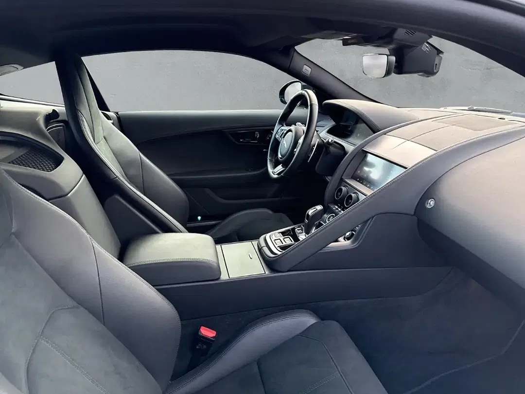 Jaguar F-Type P300 Coupe R-Dynamic - Thumbnail 3