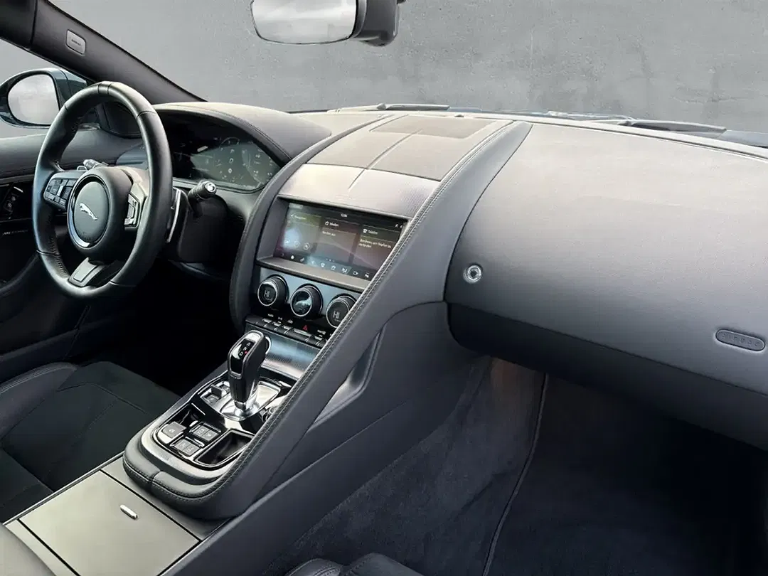 Jaguar F-Type P300 Coupe R-Dynamic - Thumbnail 4