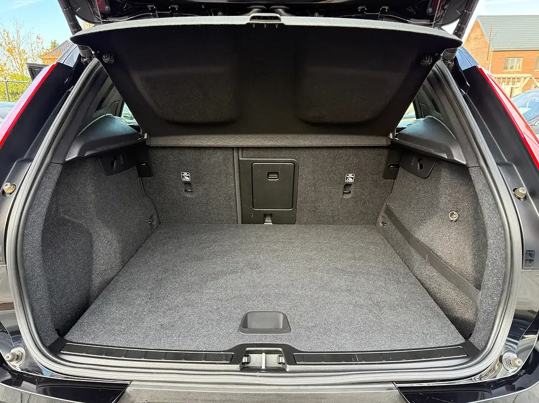 Volvo XC40 T2 1.5 - foto 15