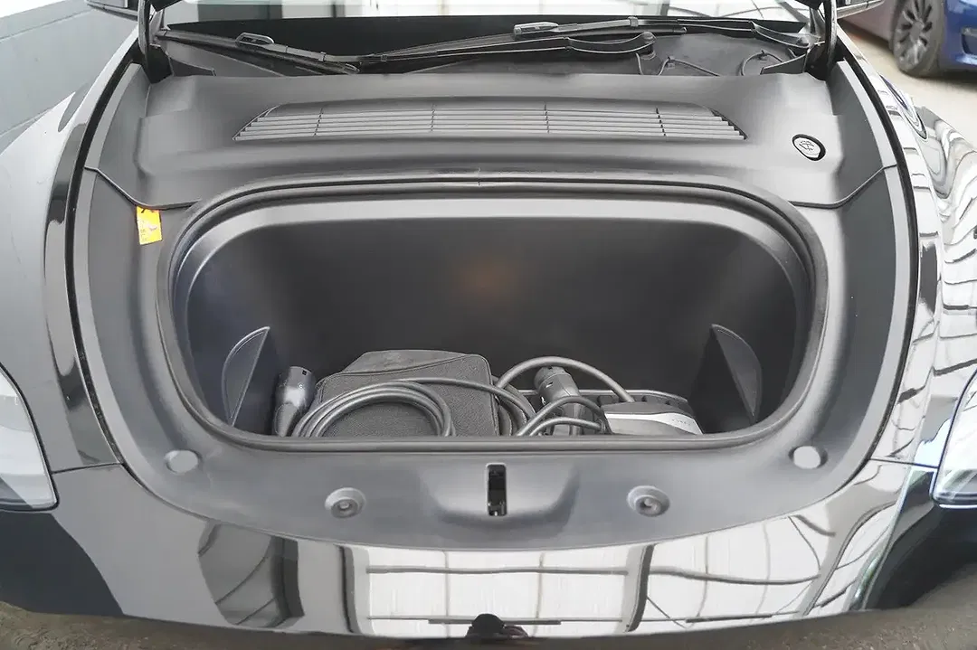 Tesla Model Y AWD Long Range - foto 14