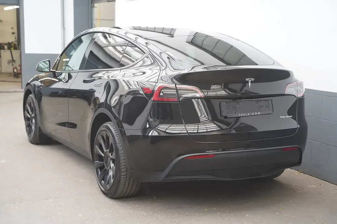 Tesla Model Y AWD Long Range - Thumbnail 6