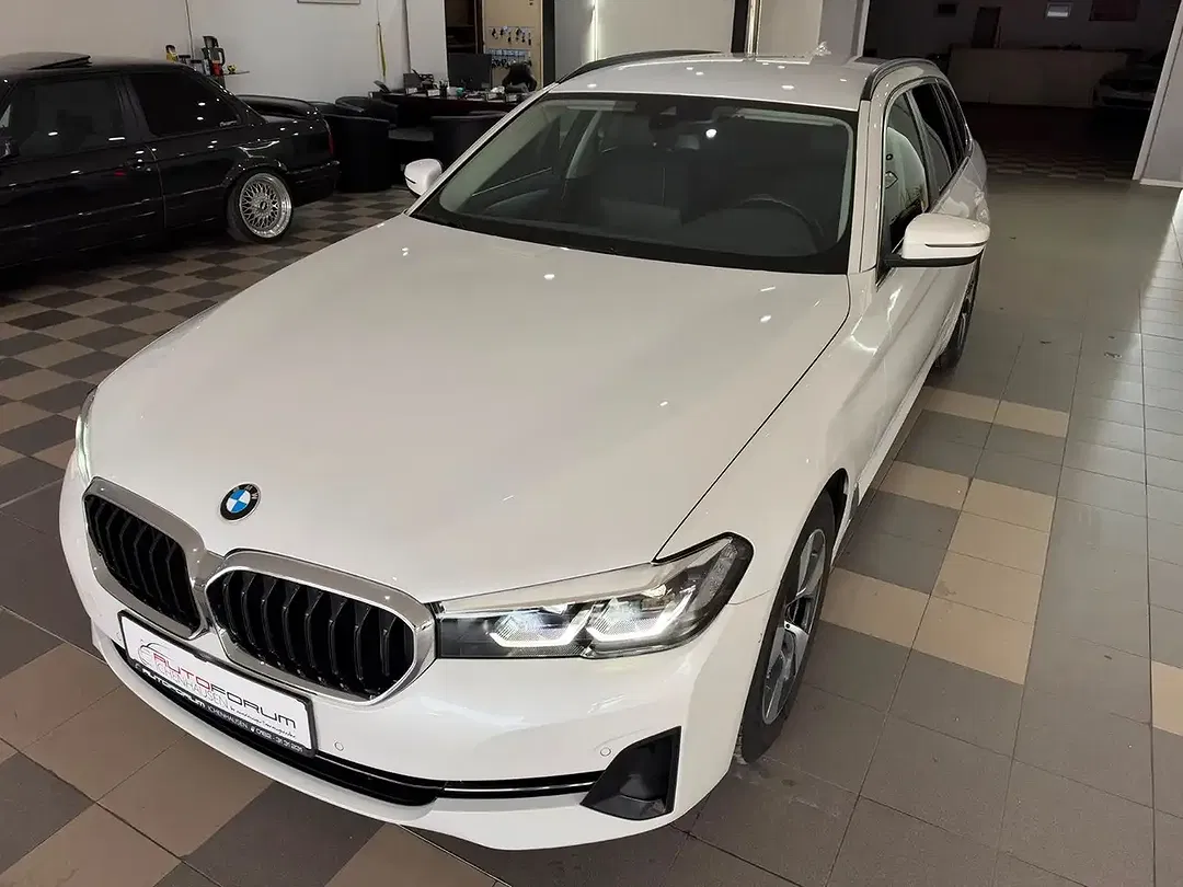 BMW 520 xDrive Touring - Thumbnail 10