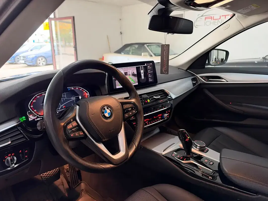BMW 520 xDrive Touring - Thumbnail 12