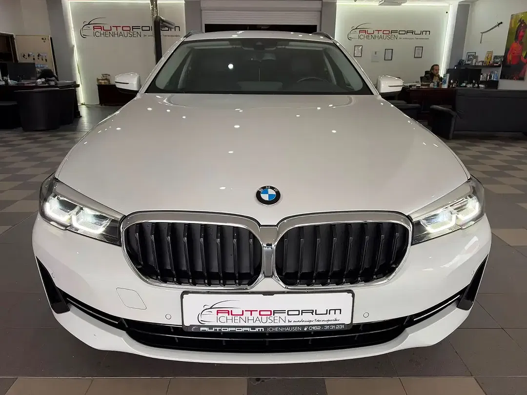 BMW 520 xDrive Touring - Thumbnail 9