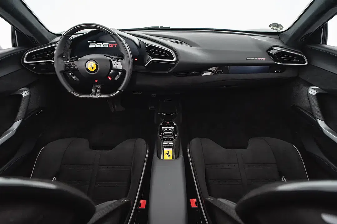 Ferrari 296 GTS - Thumbnail 10