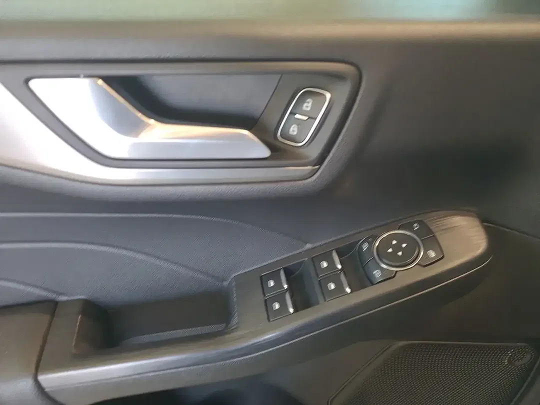 Ford Kuga AUT Titanium X - Thumbnail 7
