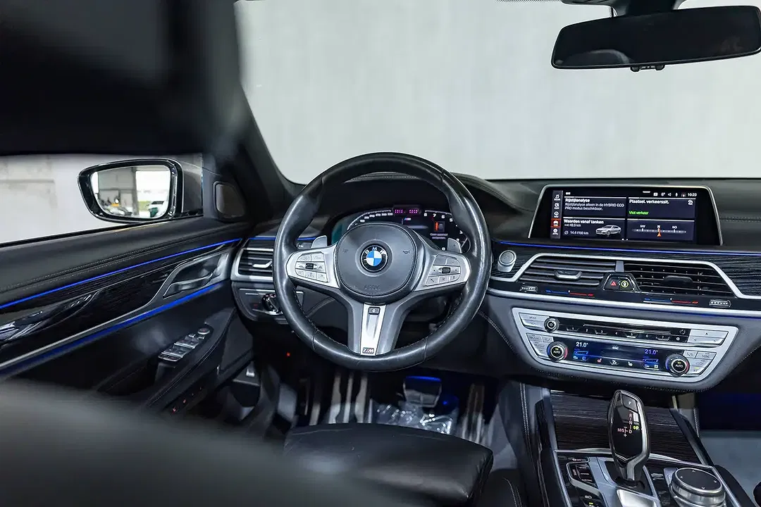 BMW 745 PHEV M - Thumbnail 10