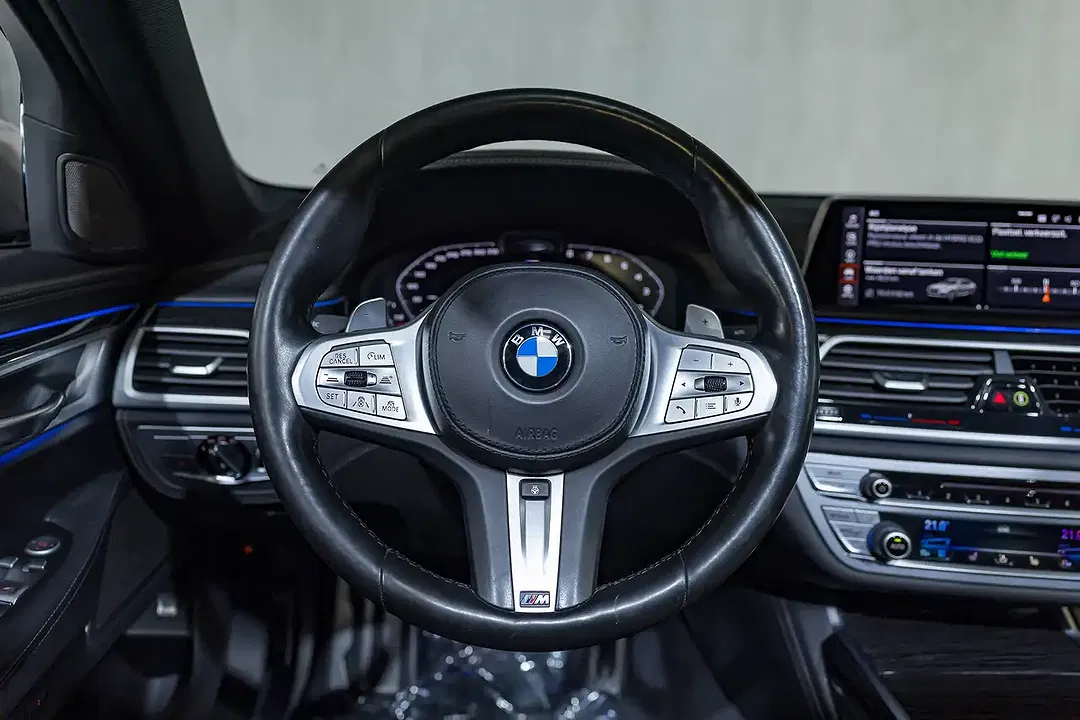 BMW 745 PHEV M - Thumbnail 11